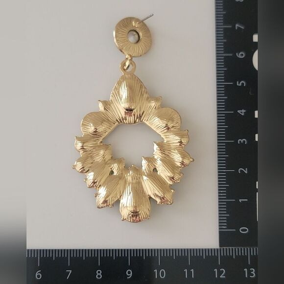 Eye Candy Earrings Luxe Gold Plated Glass Crystals Green Earrings #546 - Picture 12 of 12